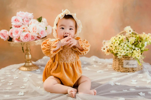 赵县宝宝前额突出正常吗